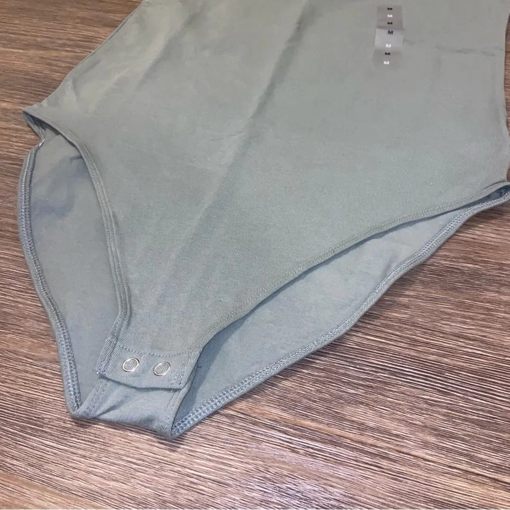 Gap NWT  Olive Green Bodysuit - Image 2