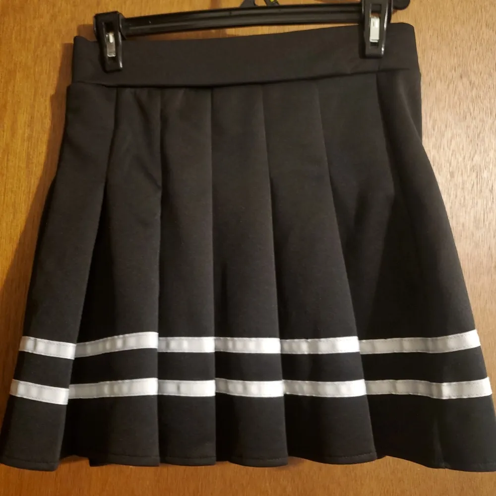 Pleated skirt - Image 3