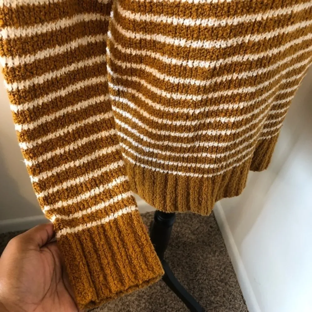 American Eagle Jegging Fit Waffle Knit Sweater - Image 8