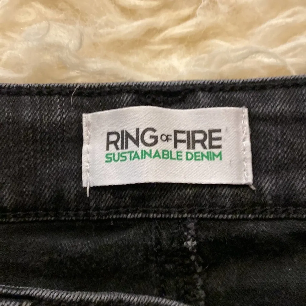 Ring of Fire Black Distressed Skinny Denim Jeans Sustainable EUC Sz 27 - Image 2