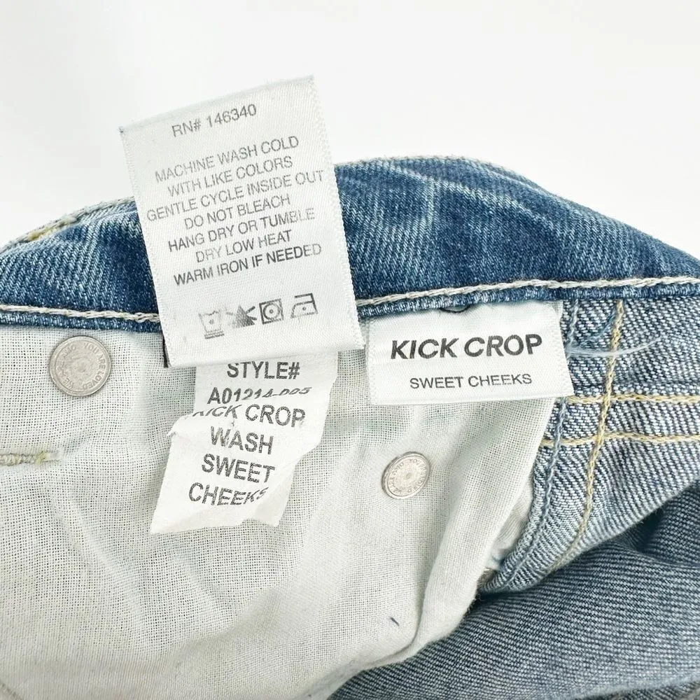 AMO Kick Crop Jean Frayed Raw Hem Distressed Light Wash Sweet Cheeks Women's 25 Blue - Image 9