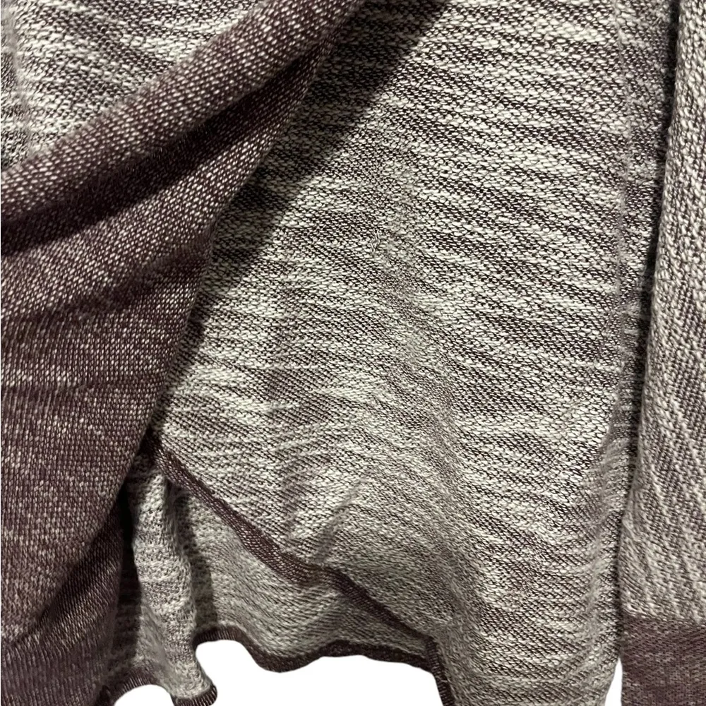 Calvin Klein Performance
Cowl Neck Tulip Hem Pullover
Sweater size medium - Image 3