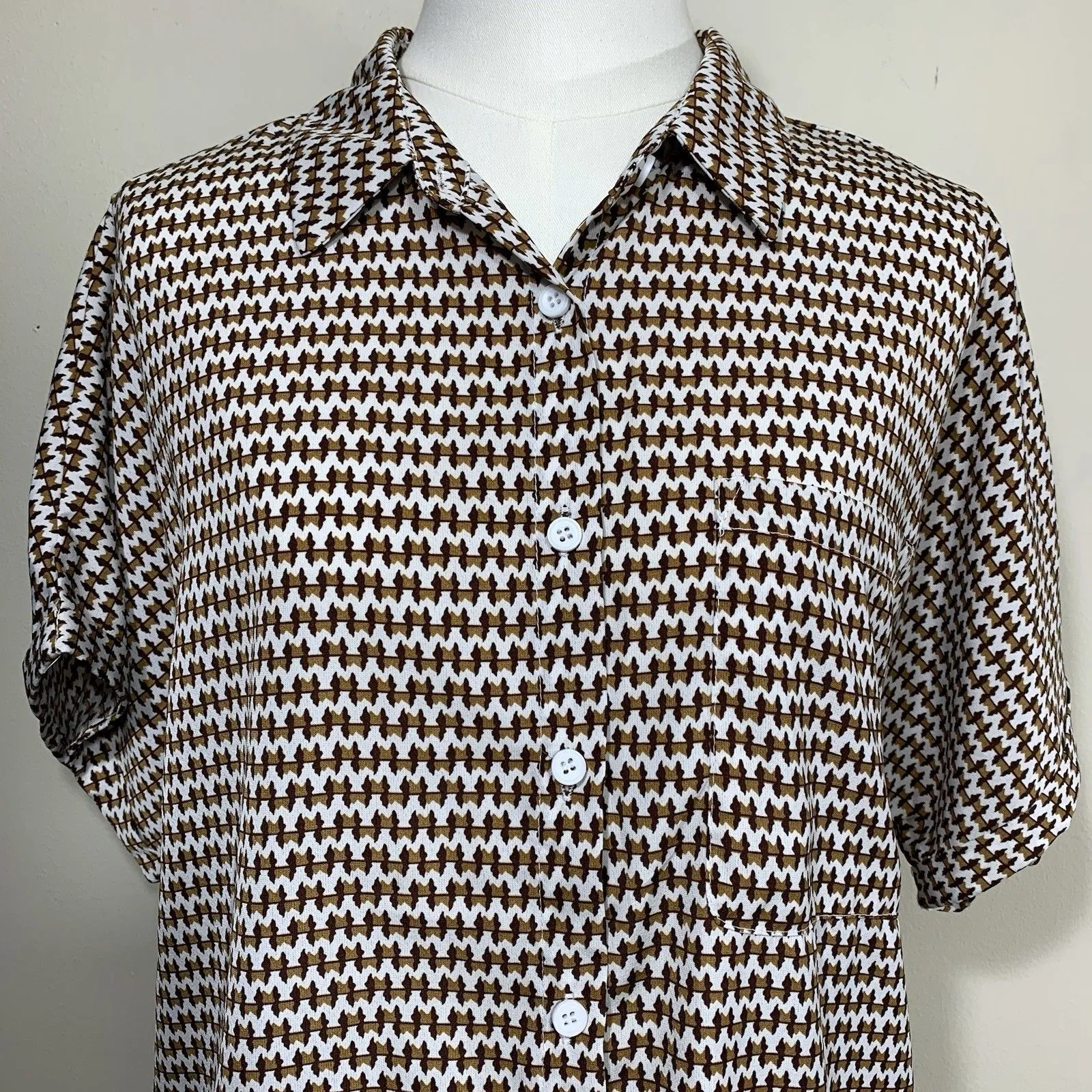 SHEIN Houndstooth Button Up Shirt Brown White Size L US 8/10 Short Sleeve Blouse - Image 2