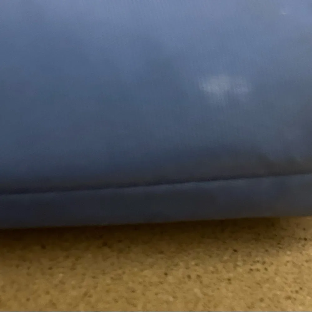 Kate SpadeChic Blue Zip Wallet Preowned - Image 3