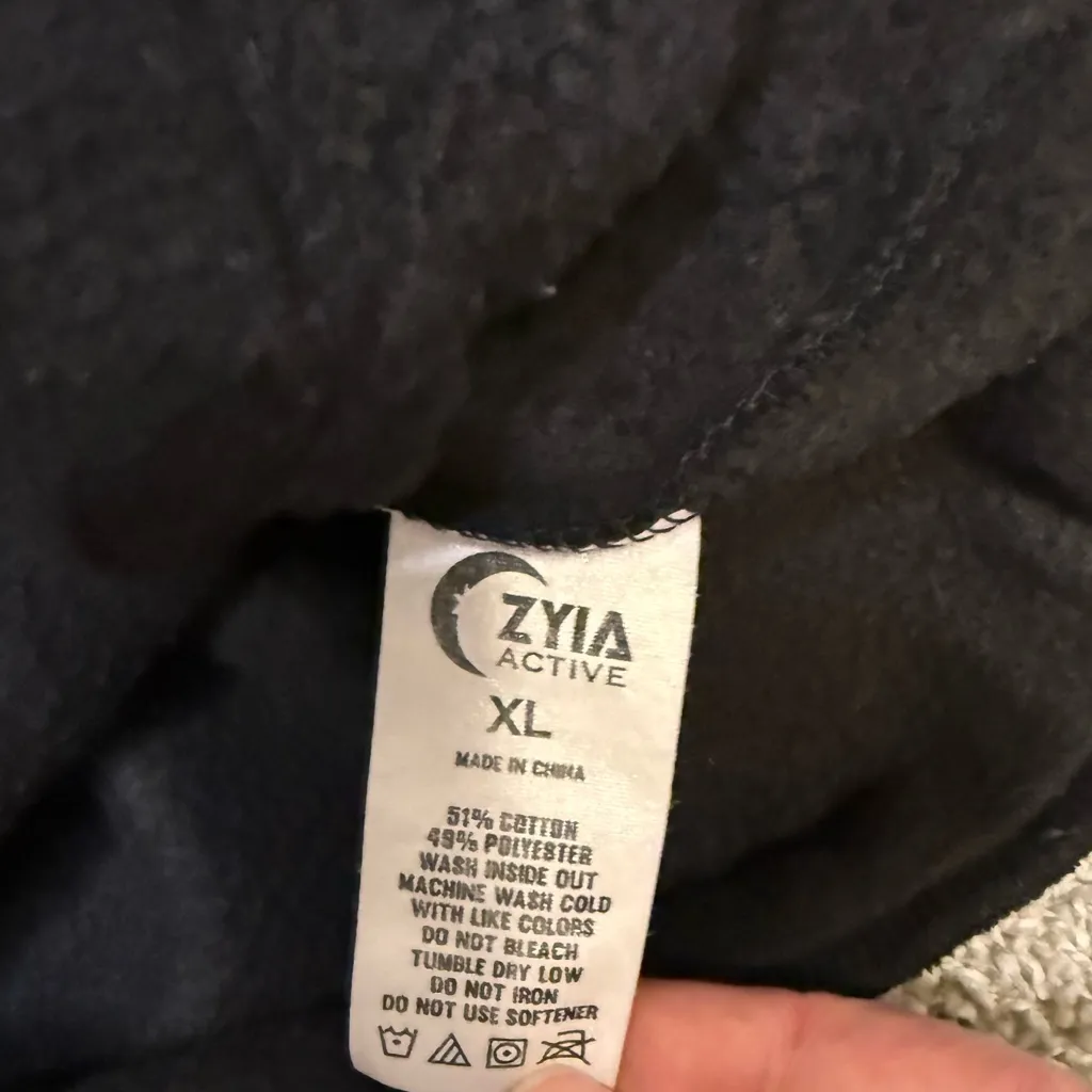 ZYIA Active Evoke Hoodie in Black Size XL - Image 9