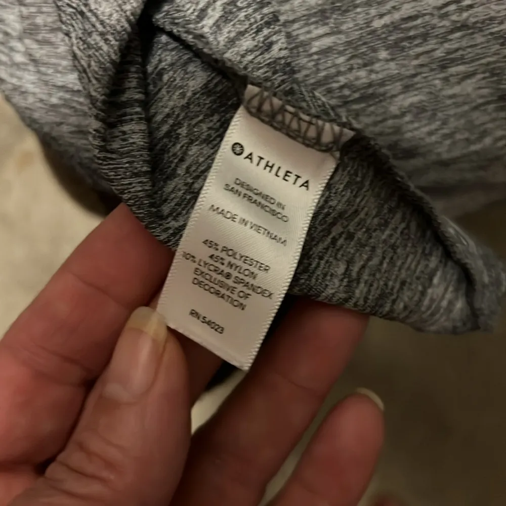 Athleta  tank top open slit back - Image 8