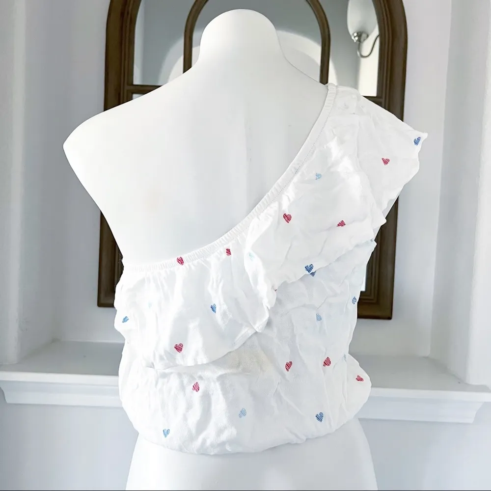 Hippie Rose Tiered One Shoulder Top w/ Red Blue Hearts, Size L NWT - Image 3
