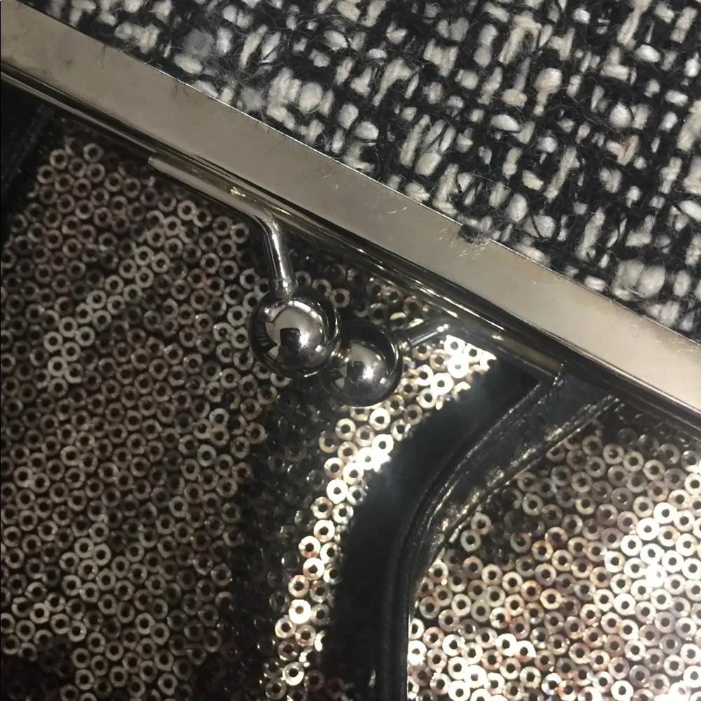 Black and white small purse - Image 4