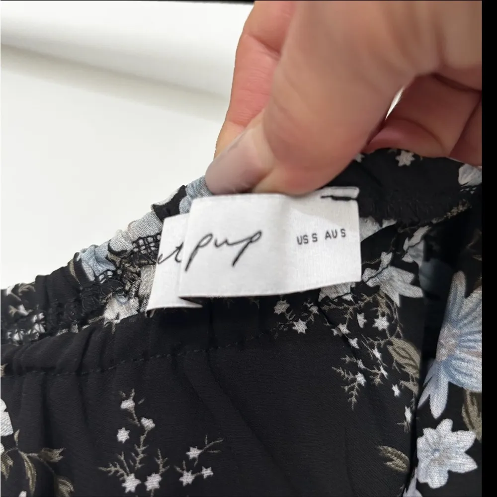 PETAL AND PUP BRIGETTE ONE SHOULDER TIERED MIDI DRESS BLACK FLORAL Size Small - Image 5