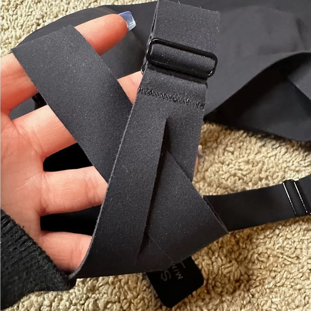 Spanx  FLEXFeel Medium Impact sports bra NEW Size medium Black - Image 9