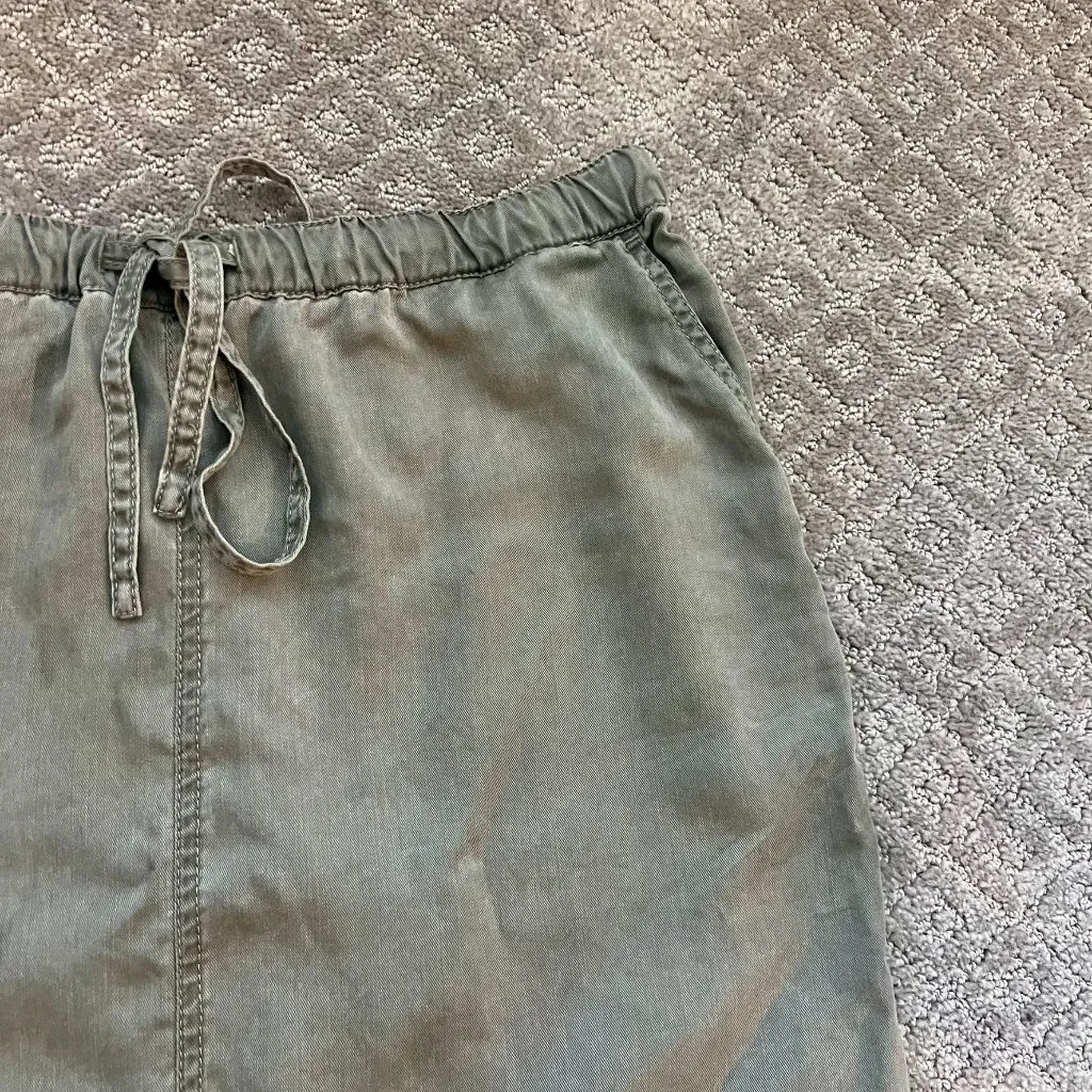 EUC Caslon Nordstrom Olive Green Mini Drawstring Utility Skirt, Size Medium - Image 3