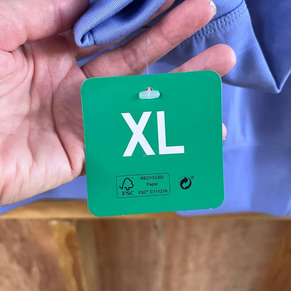 Mondetta Women's Blue "Peace Love Sharks" Sweatshirt Size XL. NEW - Image 5