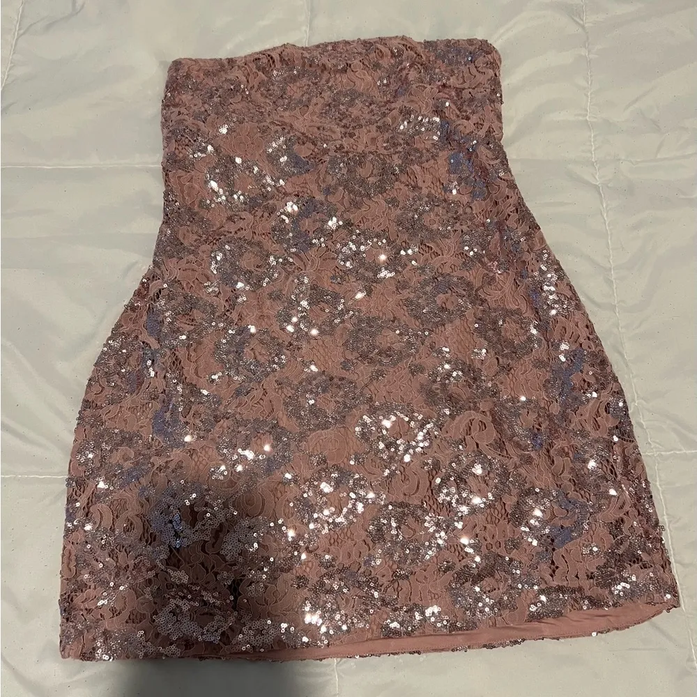 Night Gaze Mini Sequin Fit & Flare Dress Blush Pink large - NWOT - Image 5