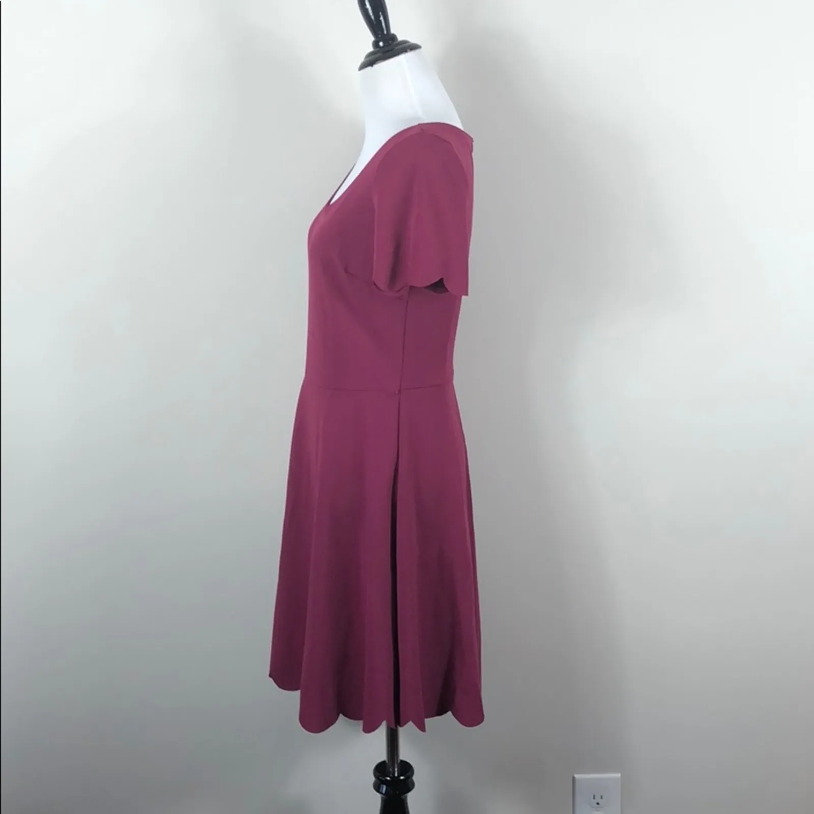 Vanity Room Dress Scallop Hem - Image 8