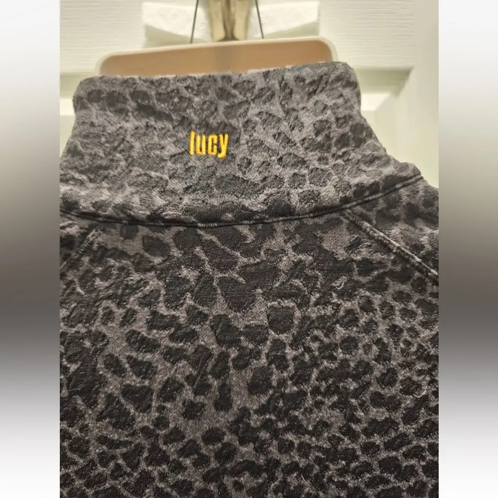 Lucy Women’s Leopard Cheetah Print 1/4 Zip Medium Long Sleeve Jacket Size Medium Black - Image 5