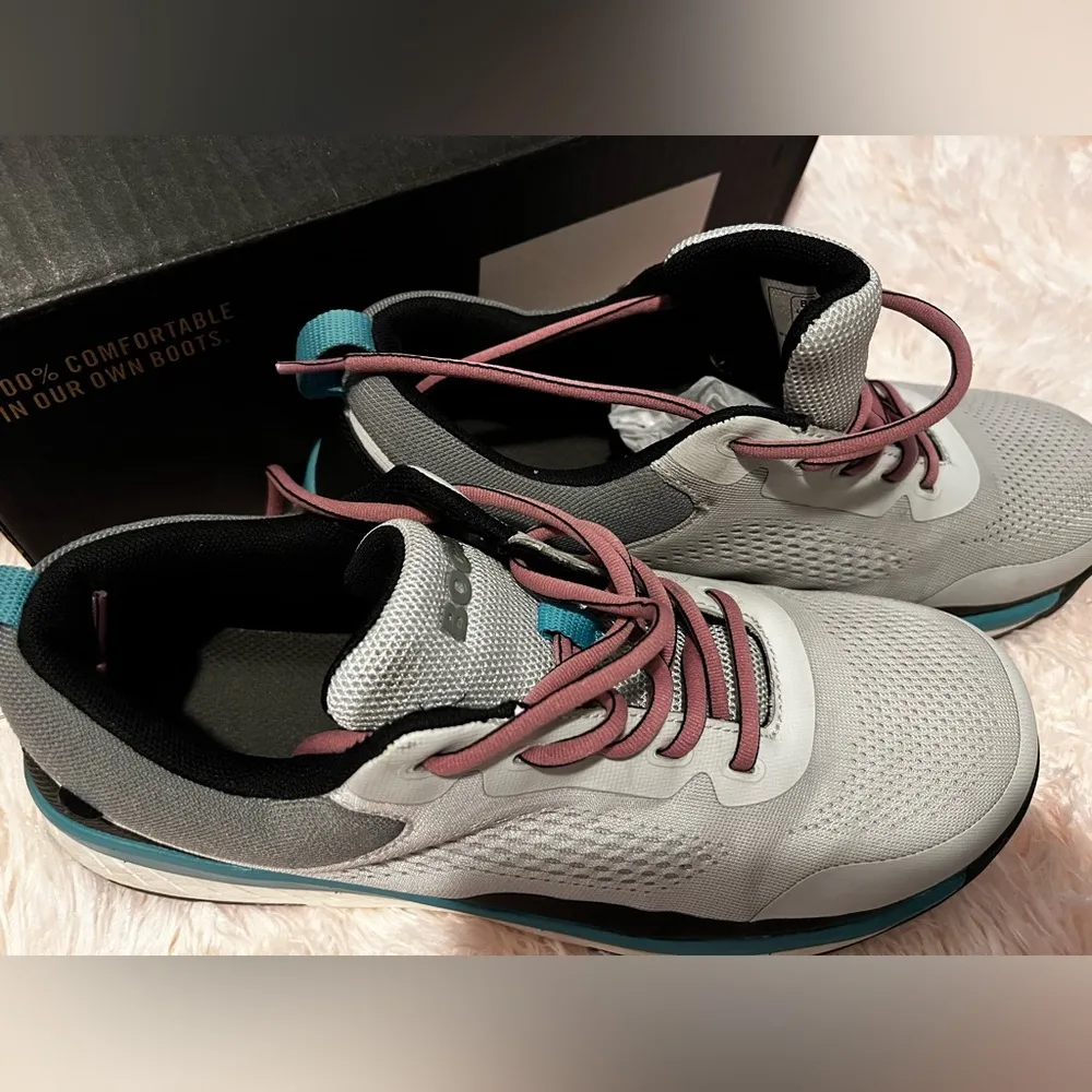 Bogs comp toe size 11 women’s. Nwt but looks like tried on. Probably returned Gray - Image 5