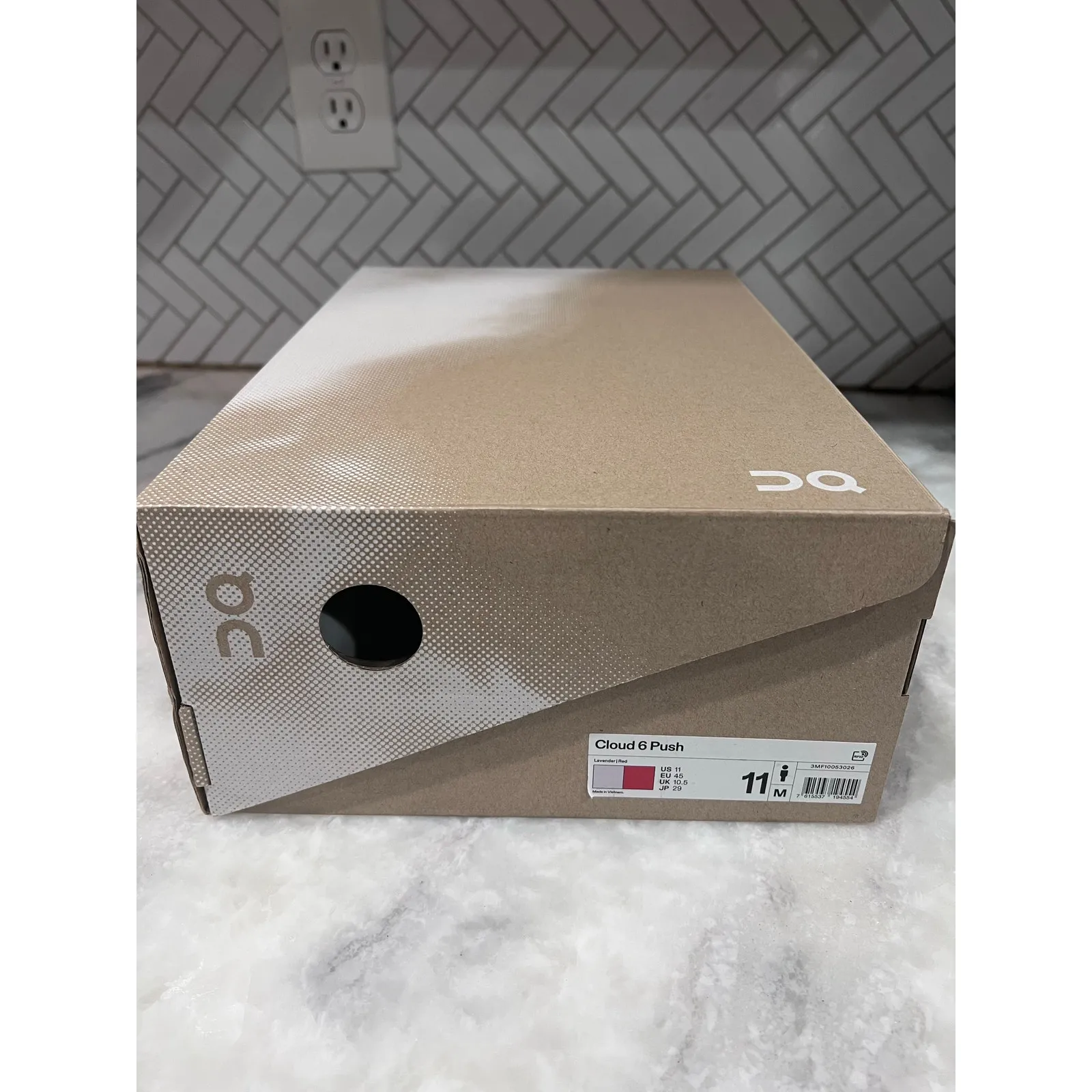 On Running The Roger Pro 2 Tennis Shoes White Flame Size 8W New Box - Image 3