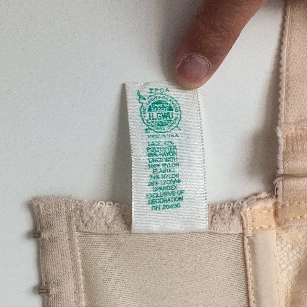 Carnival Vintage Deadstock Corset Peachy Nude Lace NWT 34D Size undefined - Image 9