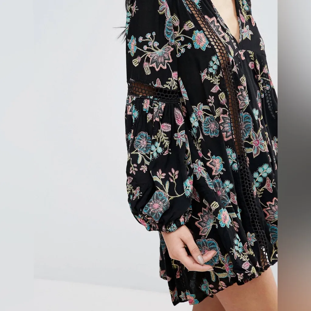 Free People black floral Just the Two of Us tunic blouse M - Image 6