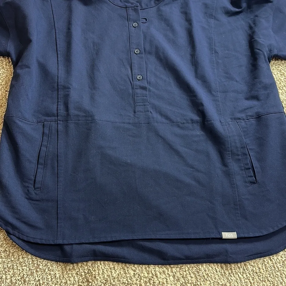  | FIGS Discontinued Scrub Top 4 button - Image 3