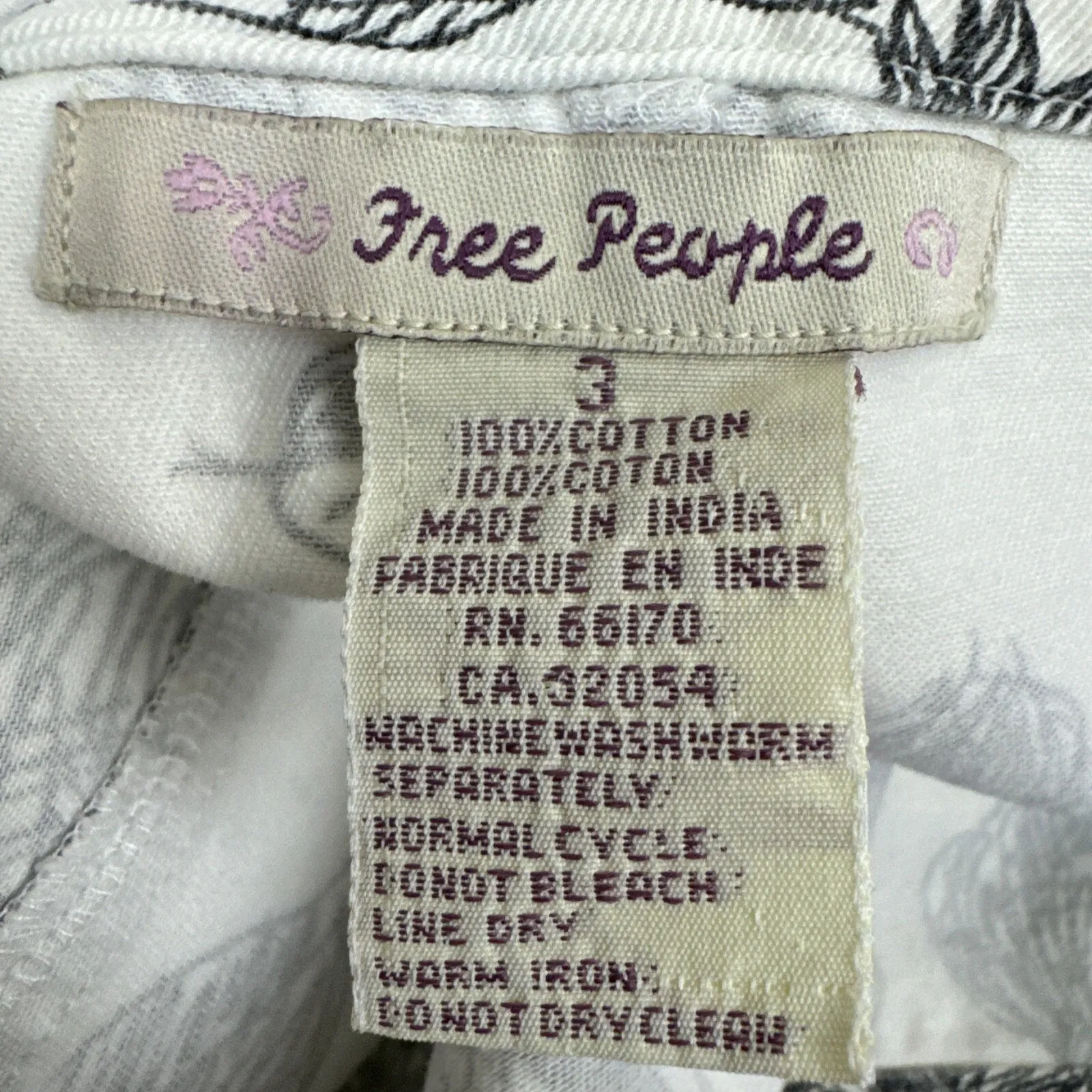 Free People All Over FLoral "Pensil"‎ Sketch Women's Mini Skirt [Size 3] - Image 2