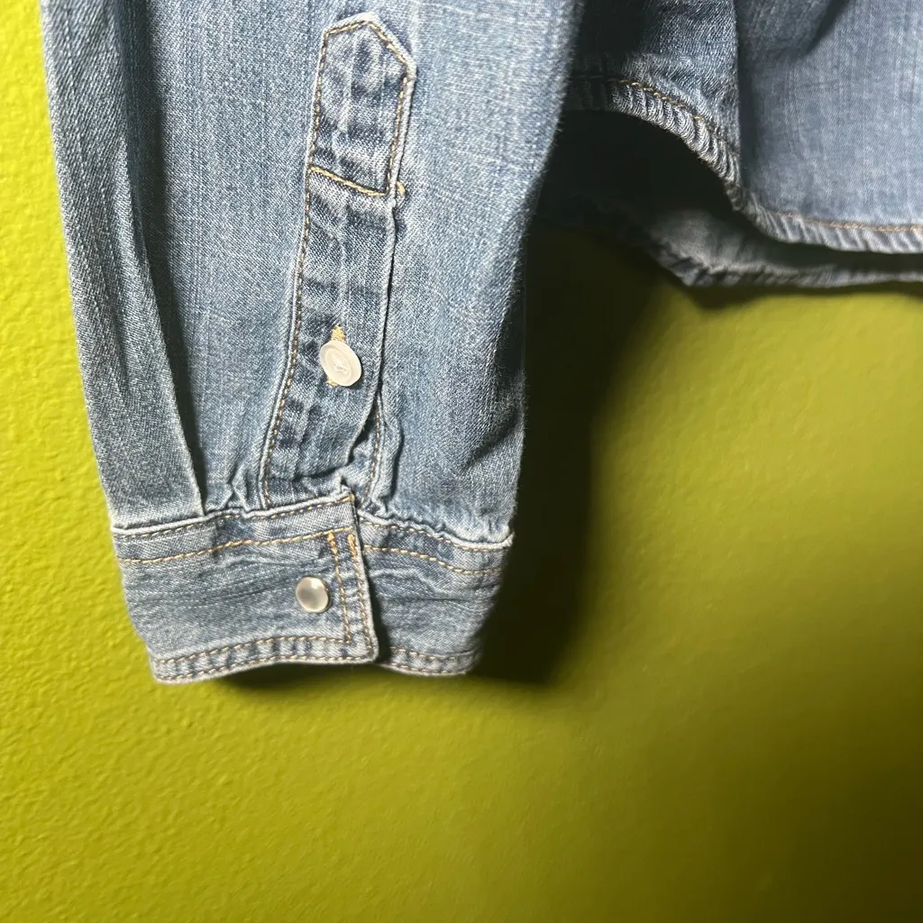 Thread & Supply Women’s Light Blue Denim Button Down Size XS - Image 9