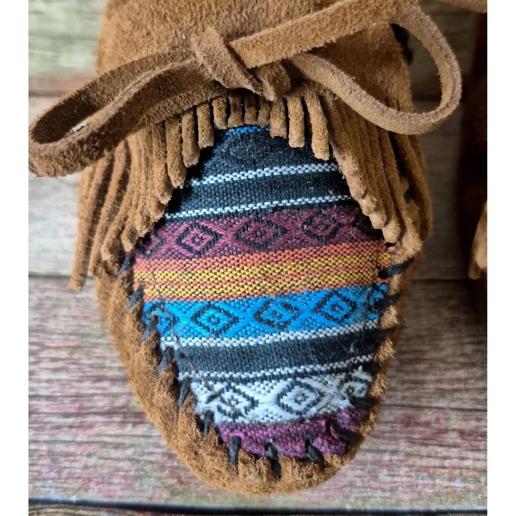 Minnetonka Women's Brown Slip On Southwest Moccasins Shoes Size 9 Embroidered - Image 4