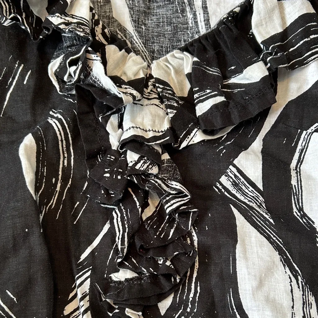 Grace Elements 100% Linen Black and White Abstract Ruffle Blouse Sleeveless sz8‎ - Image 3