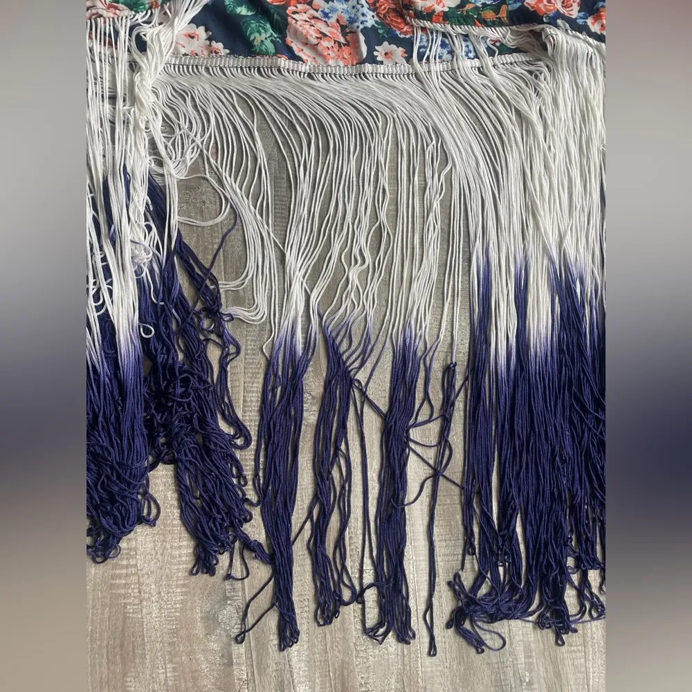 Romeo & Juliet Couture Fringe Kimono Floral Navy Small - Image 3