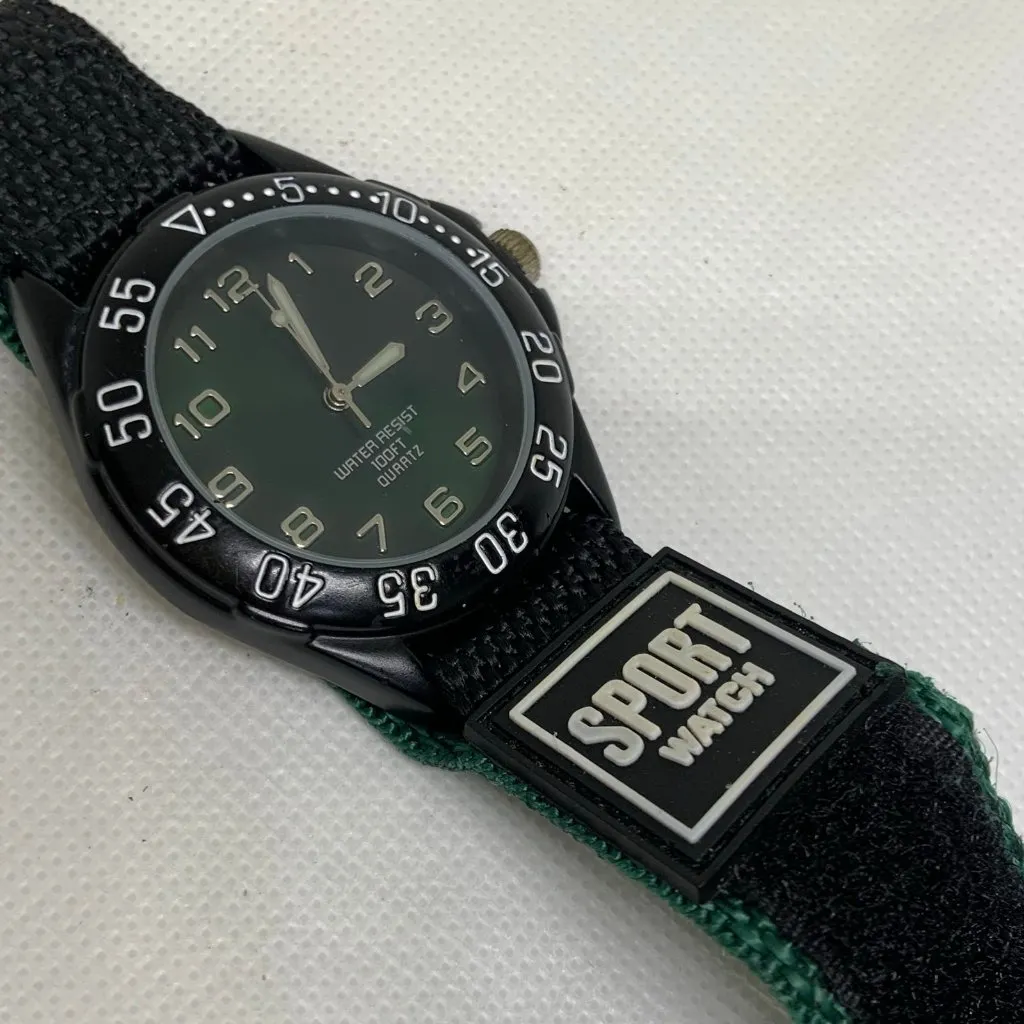 Black Sport unisex Watch quartz analog black green tone 40mm up to 7.5” running - Image 3