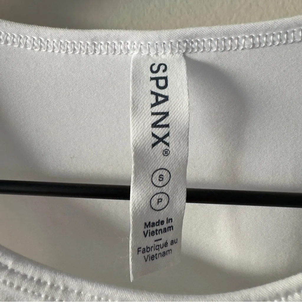 Spanx  Keyhole Back White Sleeveless Tank Top Athleisure solid stretch solid EUC - Image 7