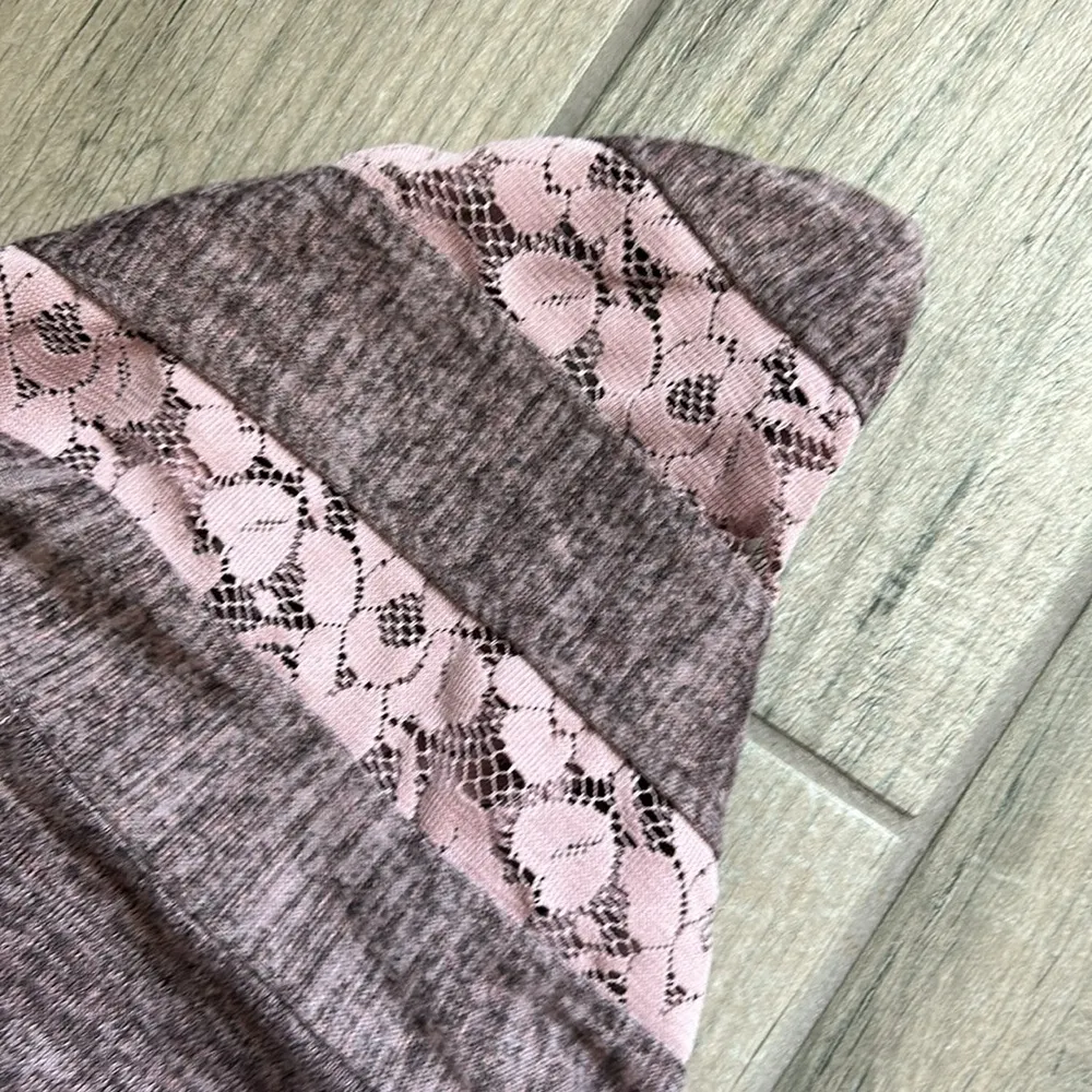 One world long sleeve sweater - Image 5