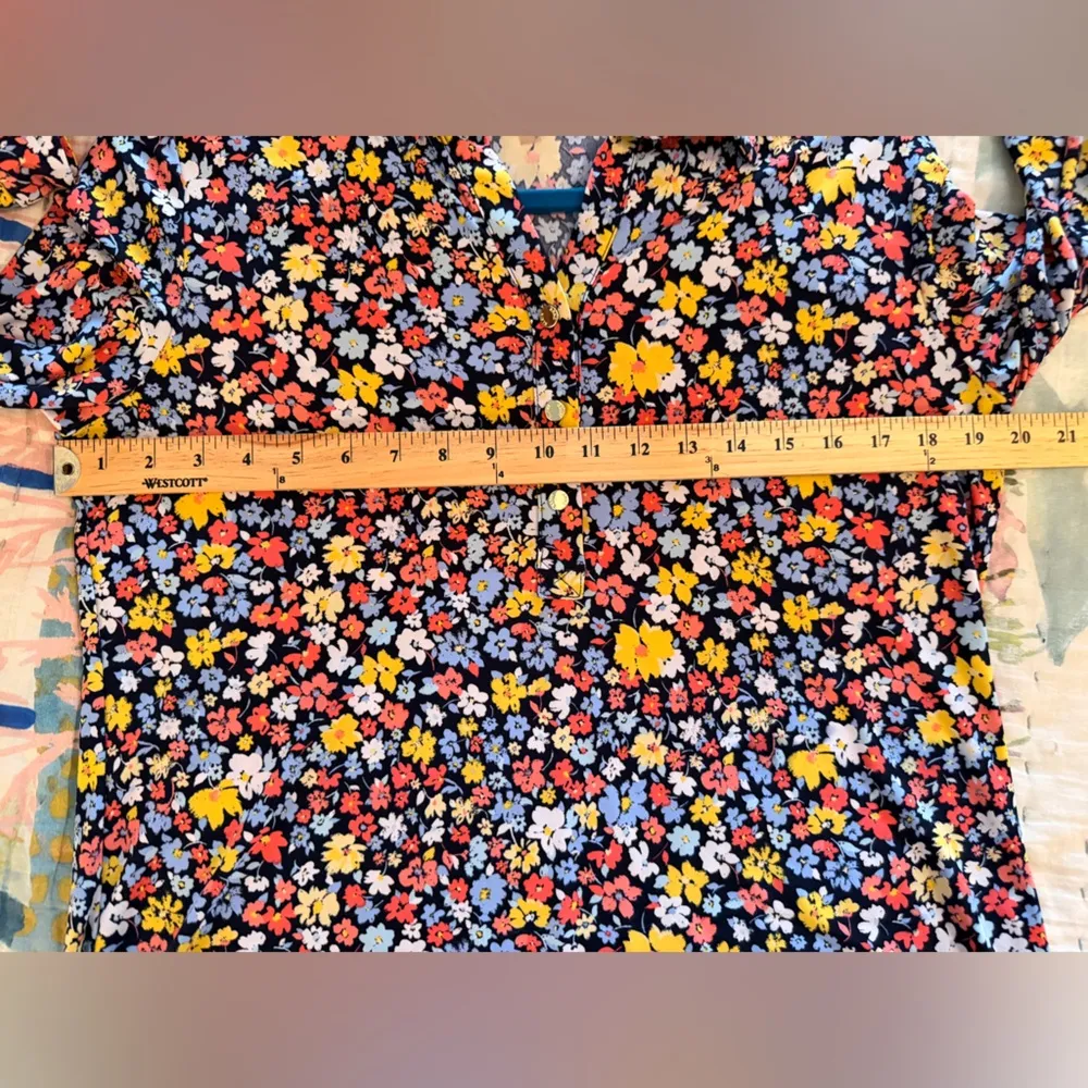 ANNE KLEIN M Black Mod Floral Blouse Top Multicolor - Image 9