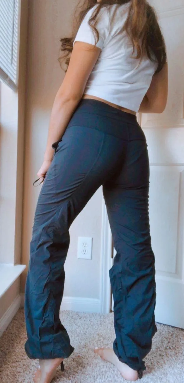 Lululemon HIKING PANTS BLACK - Image 2