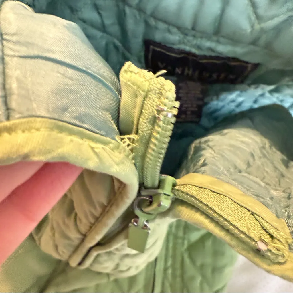 Free w/ Purchase Van Heusen Quilted Zip Up Vest Women’s Medium Light Green FLAWS - Image 6
