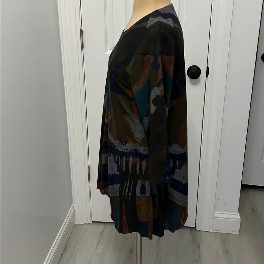 Atelier5 by Gozde Yilmaz Abstract Print Sharkbite Tunic - Image 4