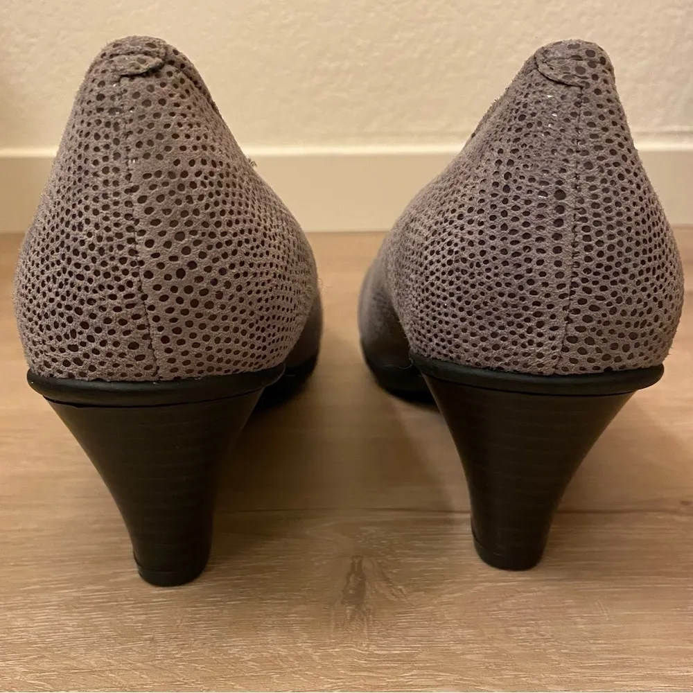 Like New Womens Earth Bijou Grey Printed Leather Suede Dressy Slip On Pumps Sz 9 Gray - Image 8