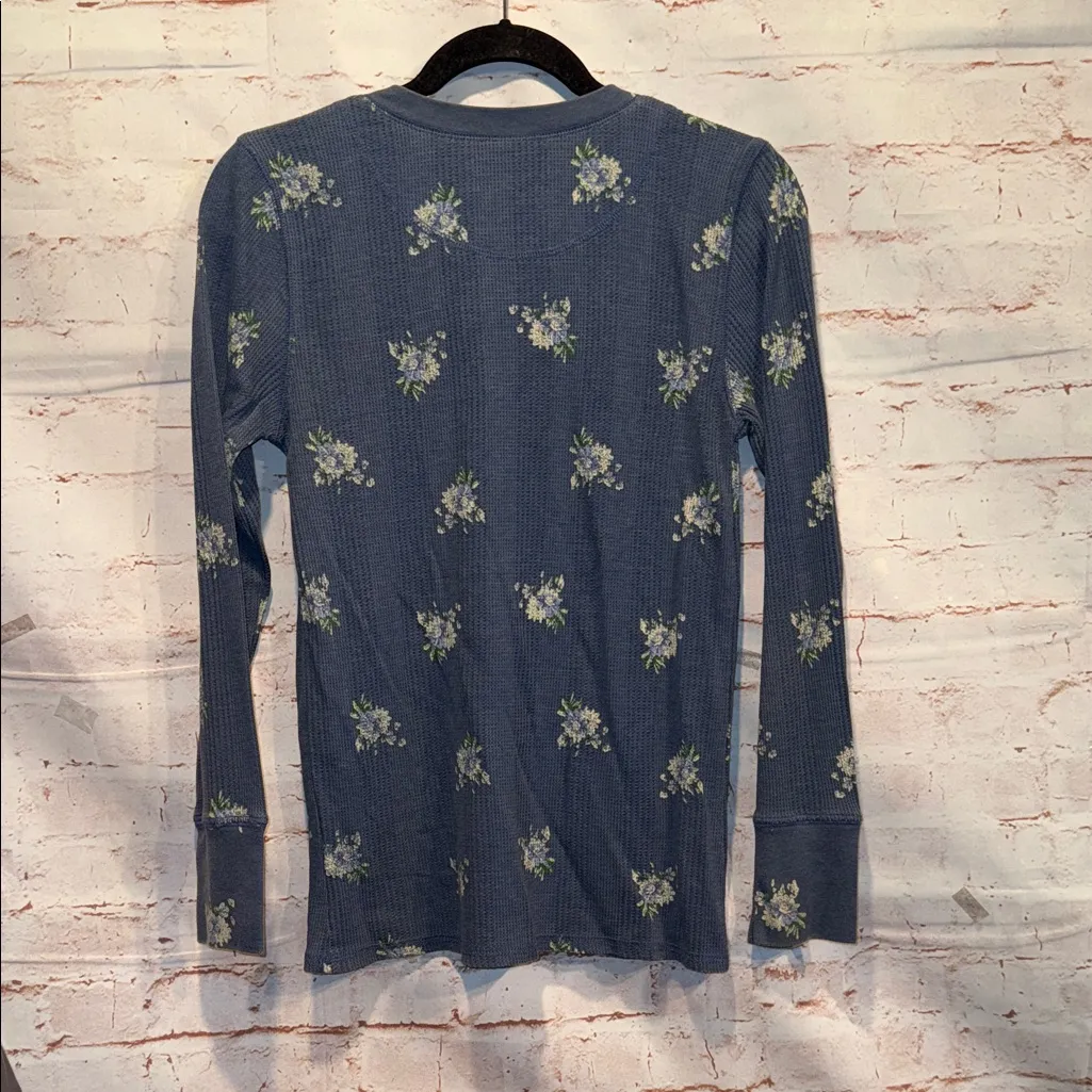 Aerie heart eyes waffle Henley Floral Blue Long Sleeve shirt blue medium M - Image 4