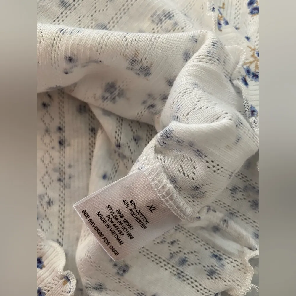 NWT Pink Republic Size XL Blue Rose Lettuce Hem Short Sleeve Crop Top Henley - Image 9