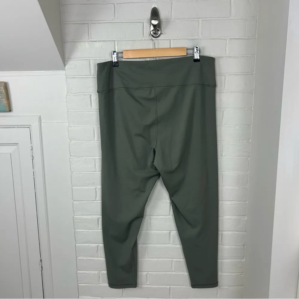 American Eagle The Lightweight Everything Green Legging 7/8 Length Size XXL - Image 8