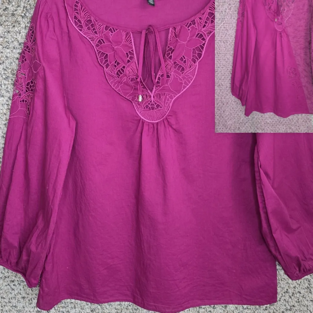 WHBM Midnight Orchid Floral Cutout Embroidered Blouse sz small  EUC - Image 7