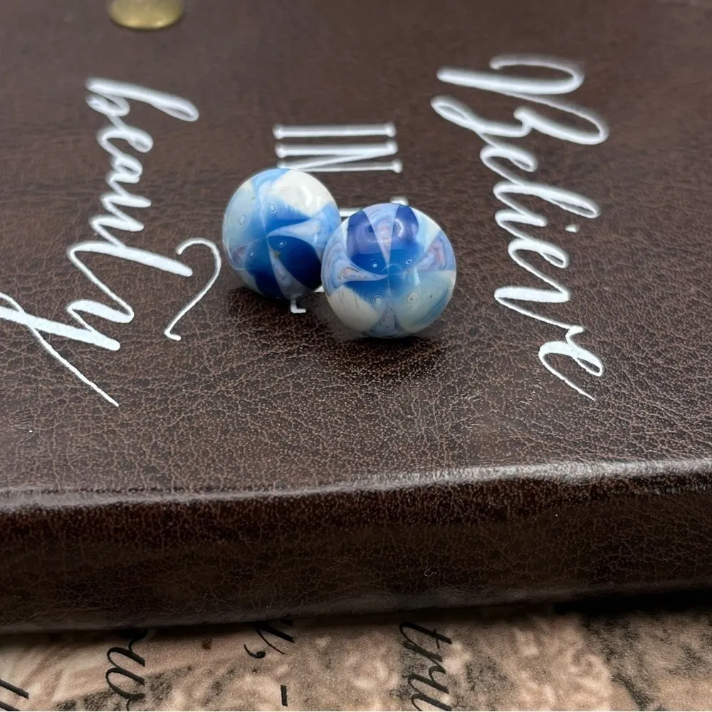 Vintage 70s Blue White Swirl Dome Cabochon Stud Earrings Stainless Steel - Image 3