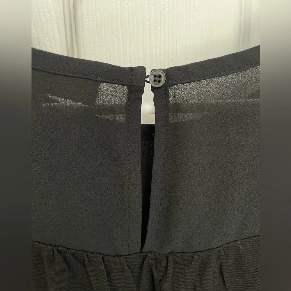 Ann Taylor LOFT Black Tank White Lace Crochet Hem Crew Neck Women’s Size M - Image 4