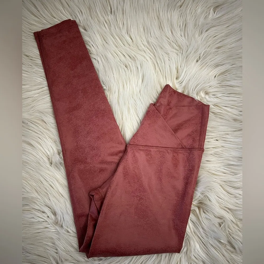 OFFLINE By Aerie The Hugger Mauve Crossover High Waisted Crackle Legging - Image 6