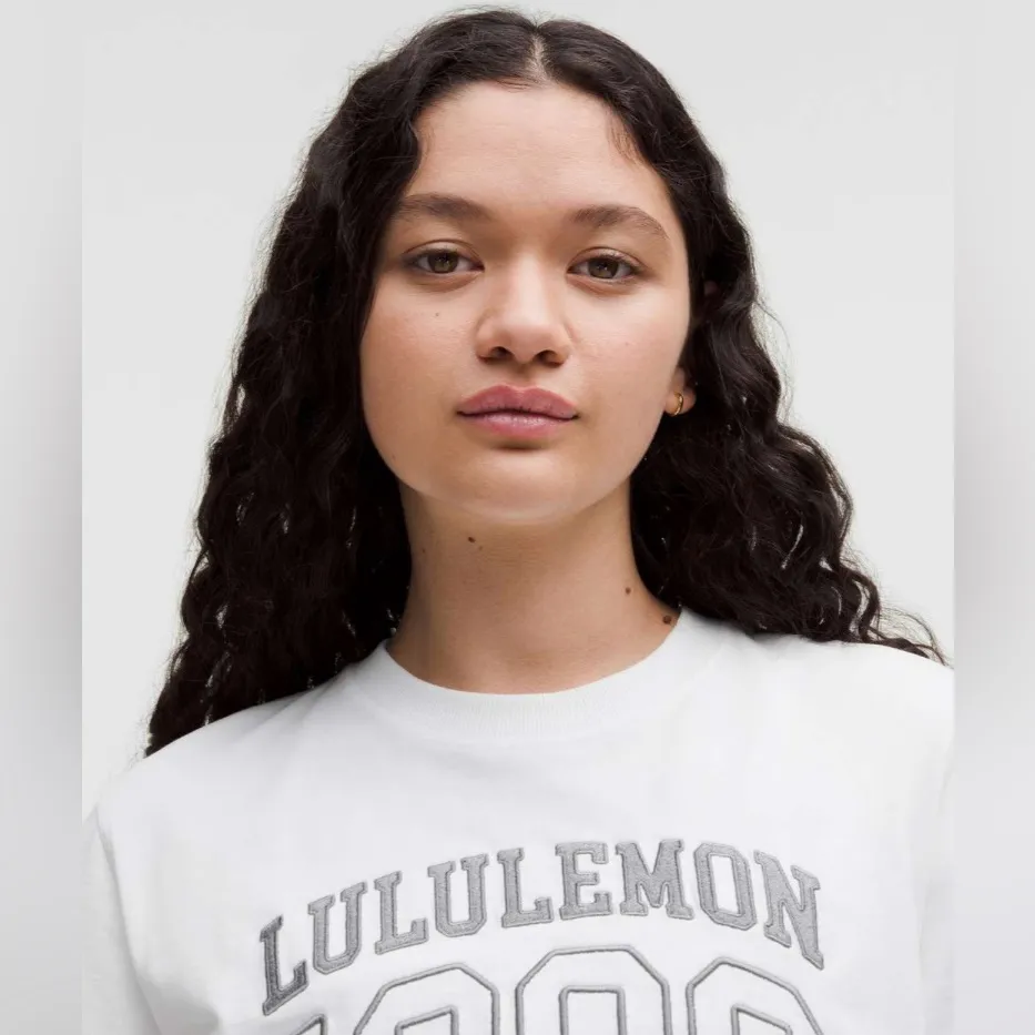 Lululemon NWT Relaxed Fit Cotton Jersey T-Shirt Top White Graphic Tee Size 12 - Image 4