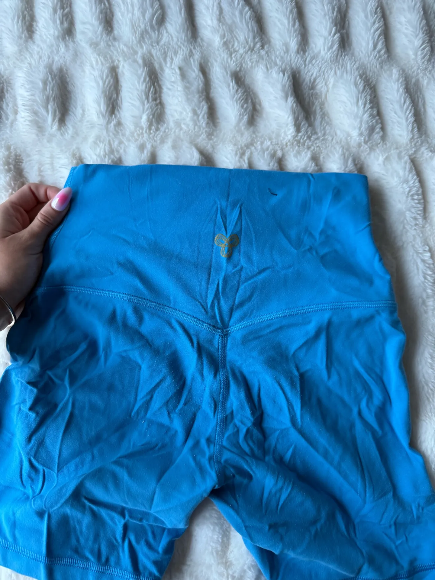 Aritzia Golden Butter Biker Shorts - Image 2