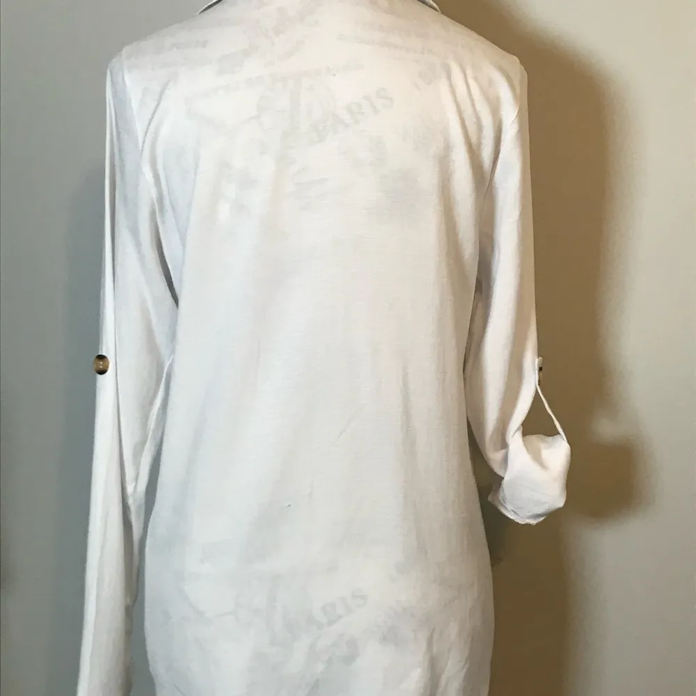 WHITE TEXTURED LONG SLEEVE BUTTON DOWN LINEN LIKE TOP w/ROLL TAB SLEEVES SZ. LG - Image 6