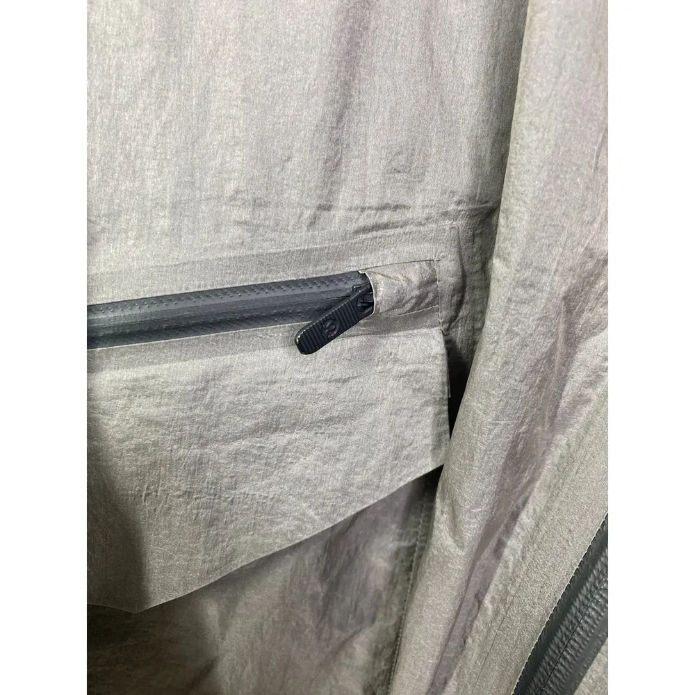 Lululemon  Drizzle Down Lightweight Grey Full Zip Rain Jacket Women's Size 10 - Image 5