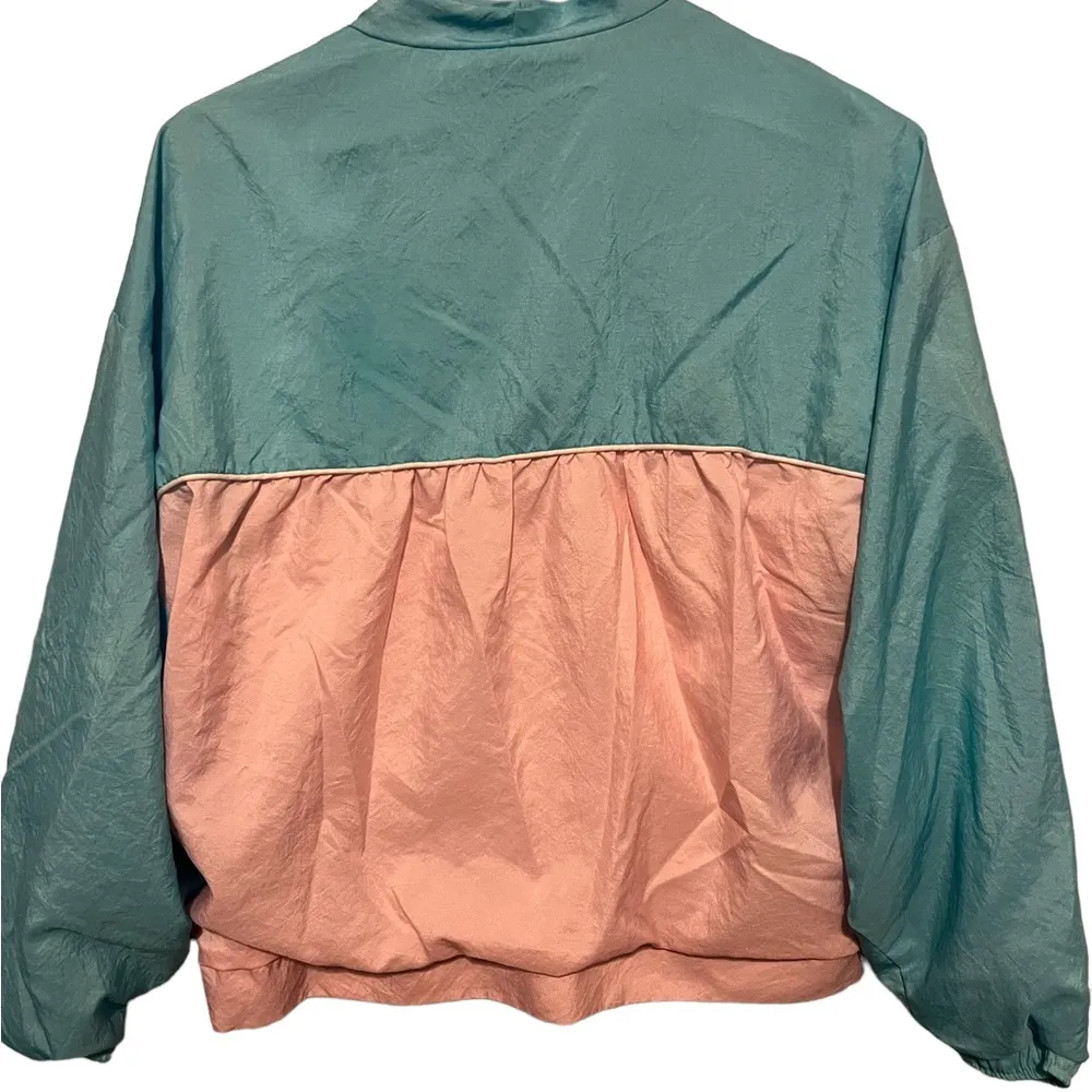 Reebok vintage pink and blue windbreaker size medium - Image 3