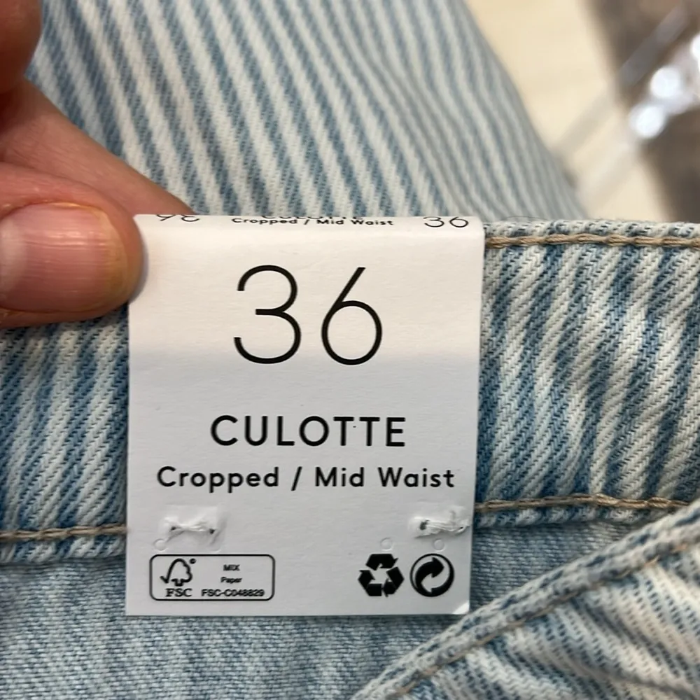 Mango denim Light Blue striped Culotte cropped/mid waist jeans size 4. NWT! - Image 5